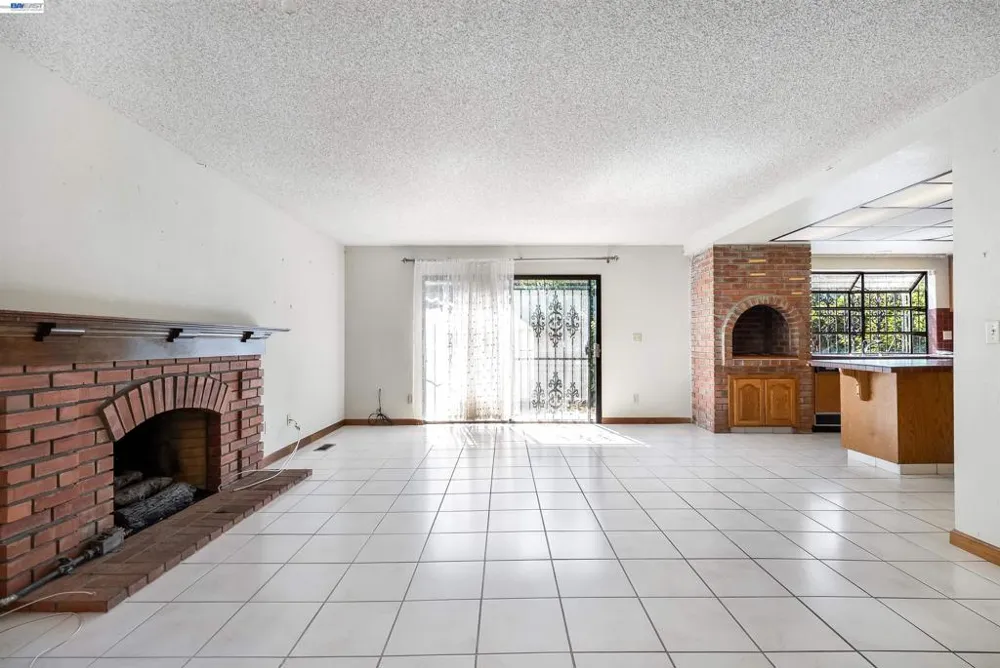 880 Los Positos Milpitas, CA 95035