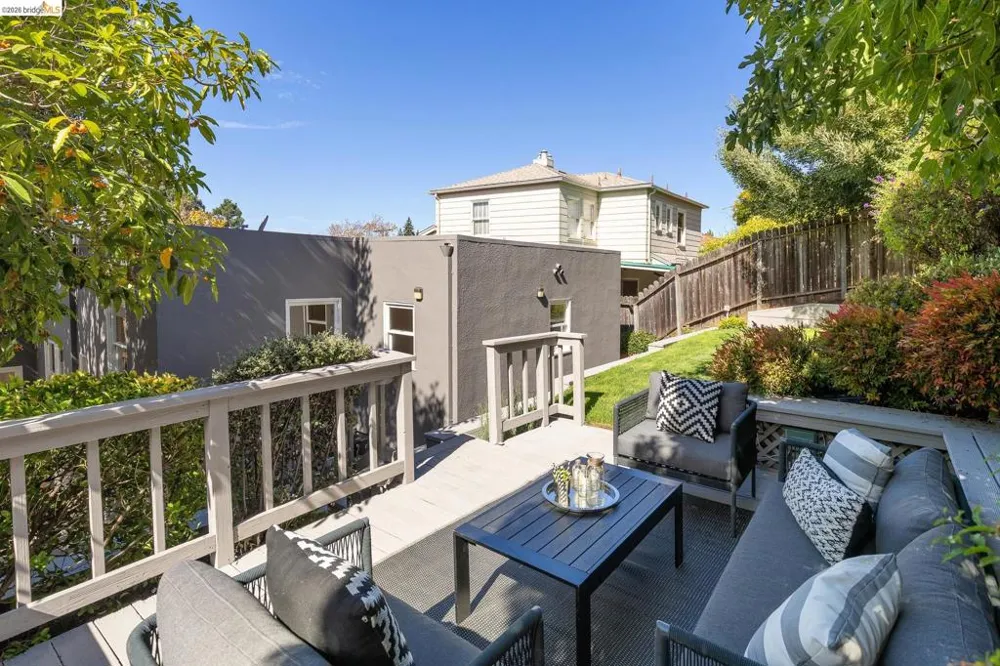 348 Jerome Ave Piedmont, CA 94610