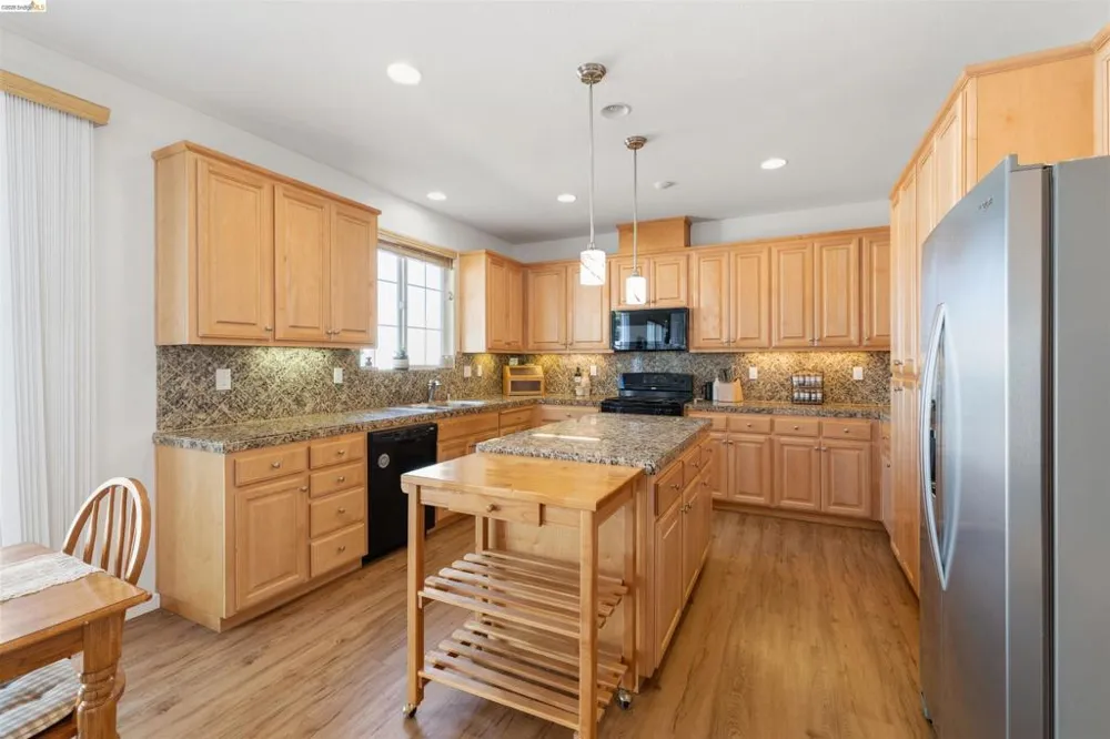 9569 California Oak Cir Patterson, CA 95363