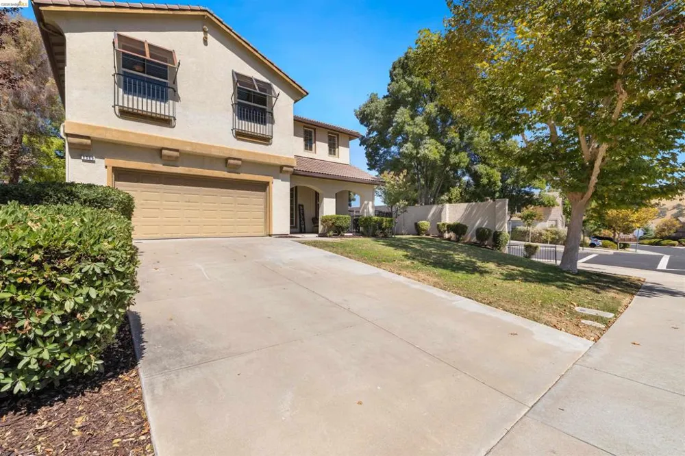 9569 California Oak Cir Patterson, CA 95363