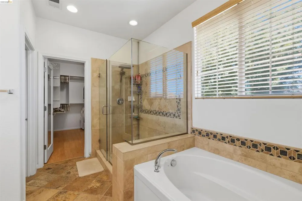 9569 California Oak Cir Patterson, CA 95363