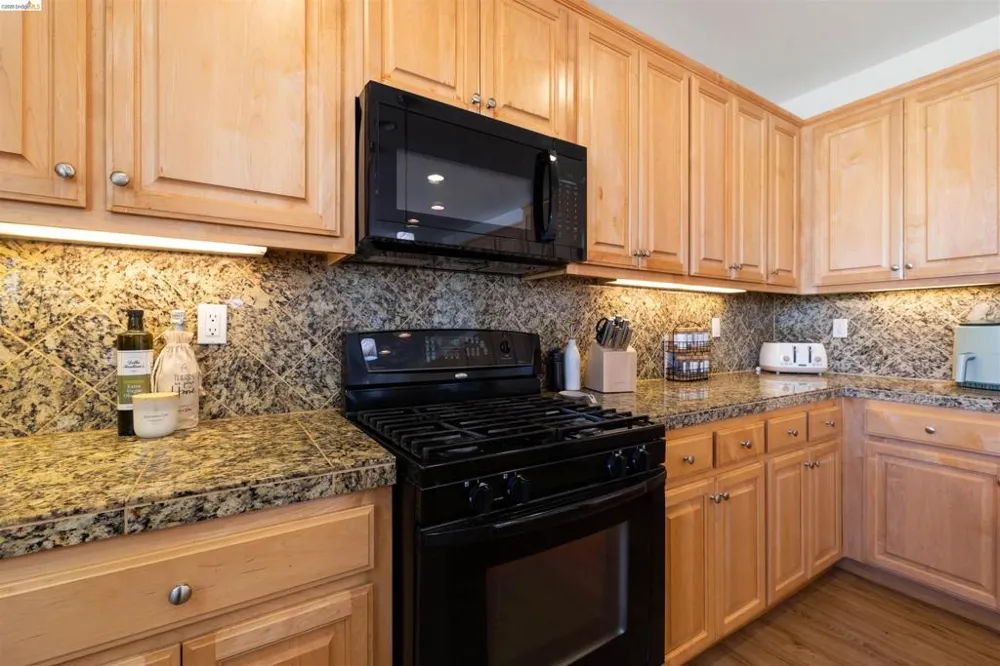 9569 California Oak Cir Patterson, CA 95363