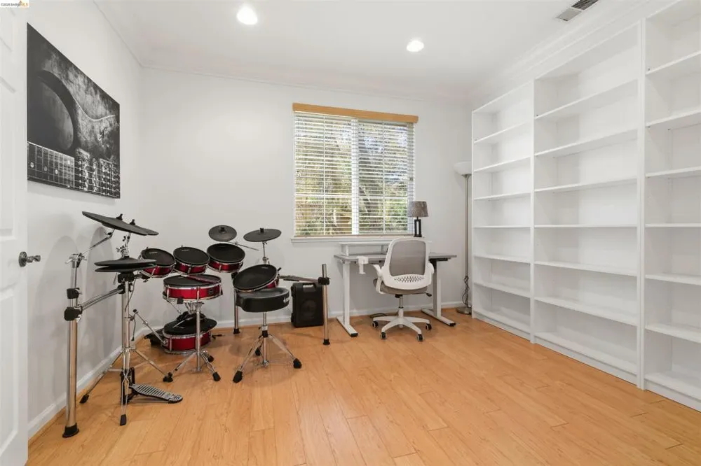 9569 California Oak Cir Patterson, CA 95363