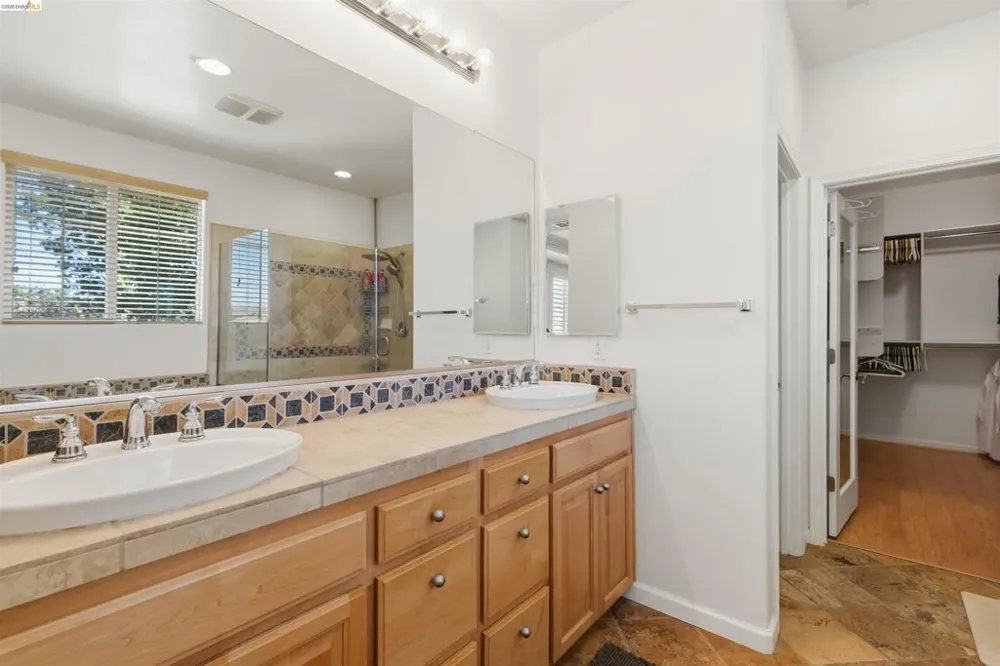 9569 California Oak Cir Patterson, CA 95363