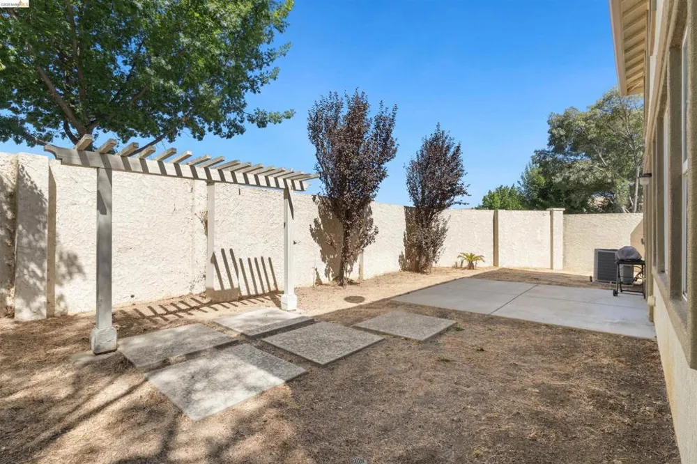 9569 California Oak Cir Patterson, CA 95363