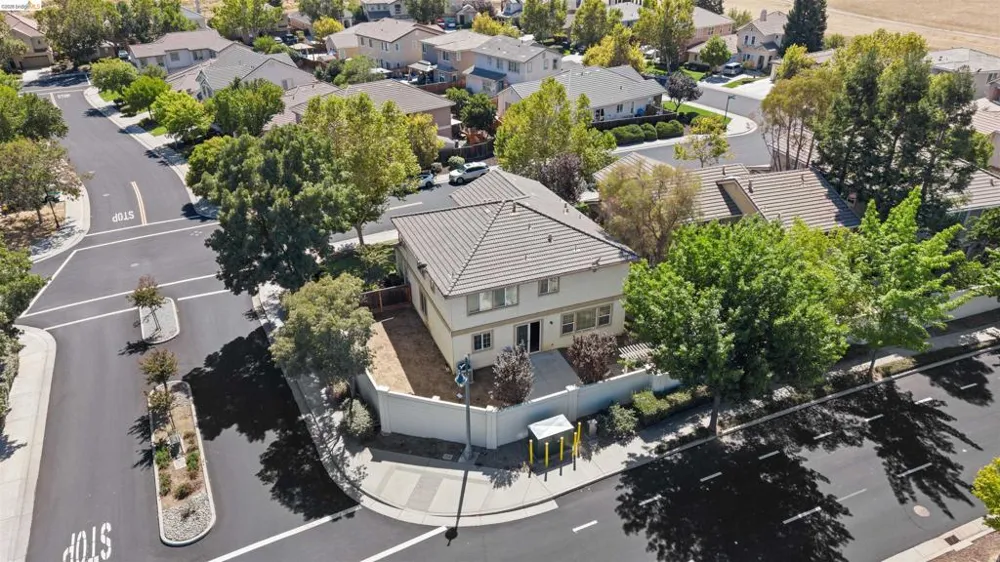 9569 California Oak Cir Patterson, CA 95363