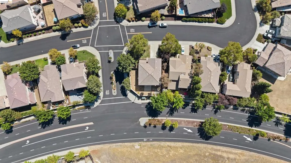 9569 California Oak Cir Patterson, CA 95363