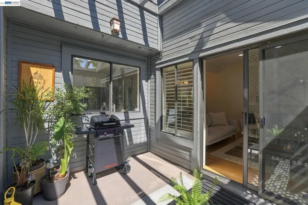 1655 Geary Rd #21 Walnut Creek, CA 94597