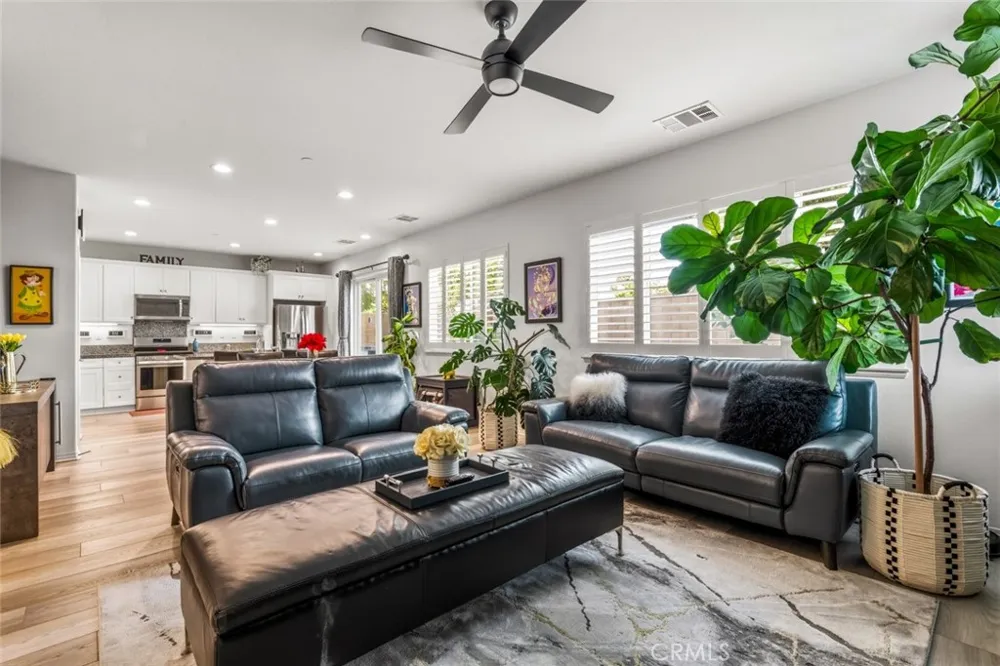 6389 Bluestone Way Fontana, CA 92336