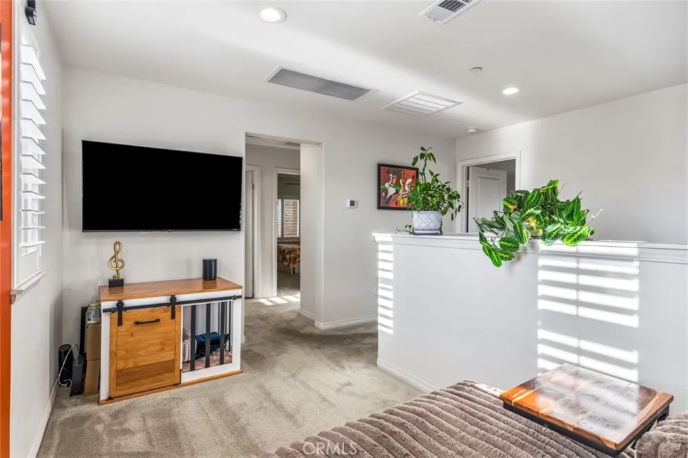 6389 Bluestone Way Fontana, CA 92336