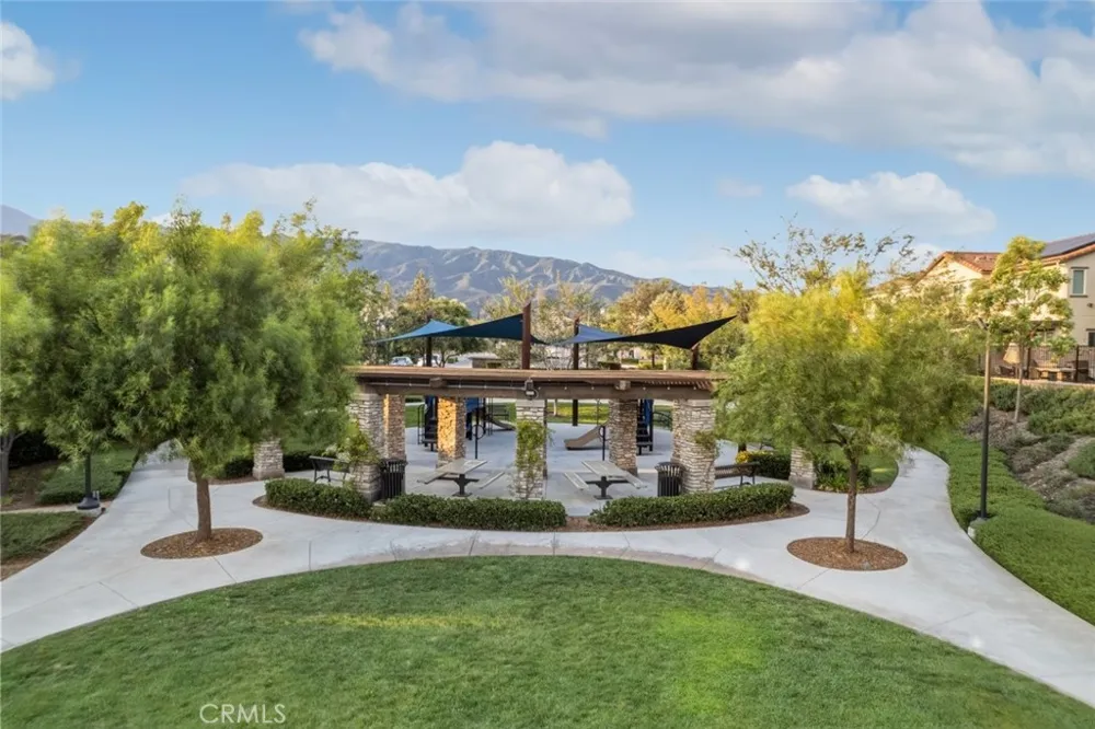 6389 Bluestone Way Fontana, CA 92336