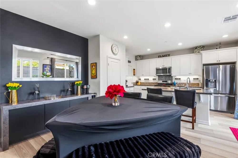 6389 Bluestone Way Fontana, CA 92336