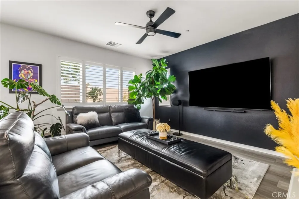 6389 Bluestone Way Fontana, CA 92336