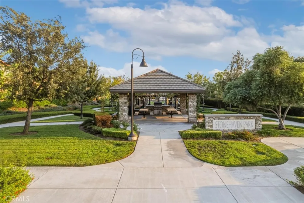 6389 Bluestone Way Fontana, CA 92336