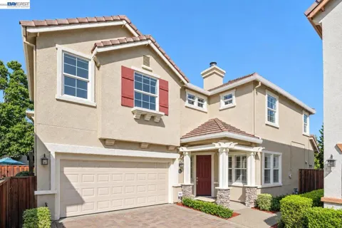 2628 Photinia Ct