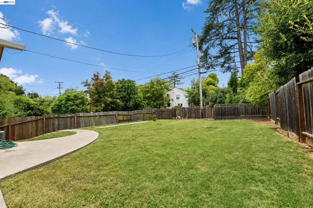 233 Fairmont Ave Vallejo, CA 94590