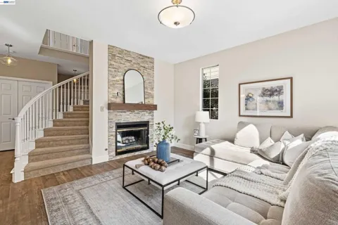 47 Summer Hill Court