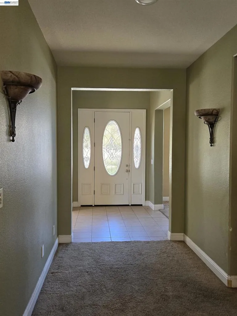 1896 Lourdes Court Tracy, CA 59304