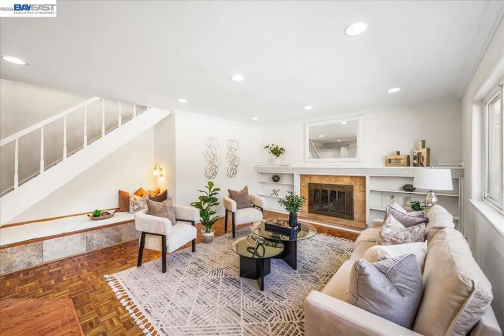 11738 Silvergate Dr Dublin, CA 94568