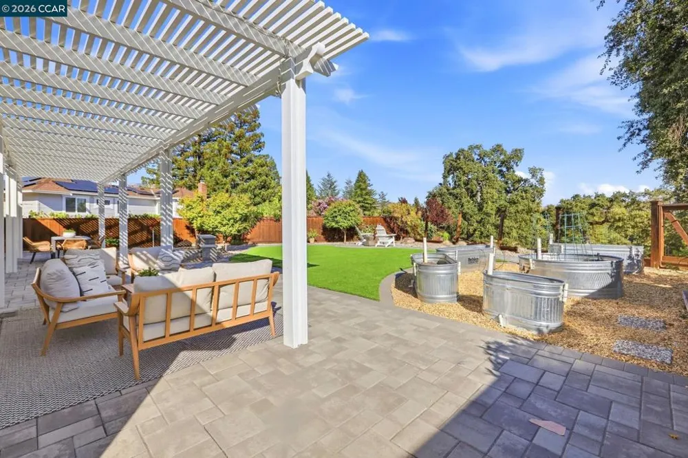 430 Woodbine Ln Danville, CA 94526