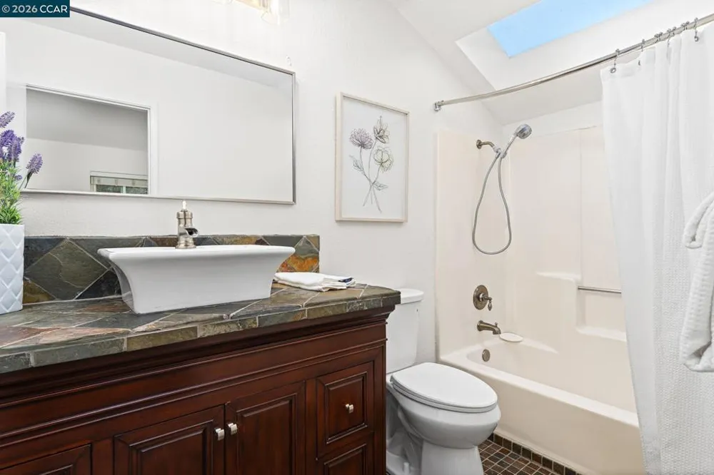 416 Mill Rd. Martinez, CA 94553