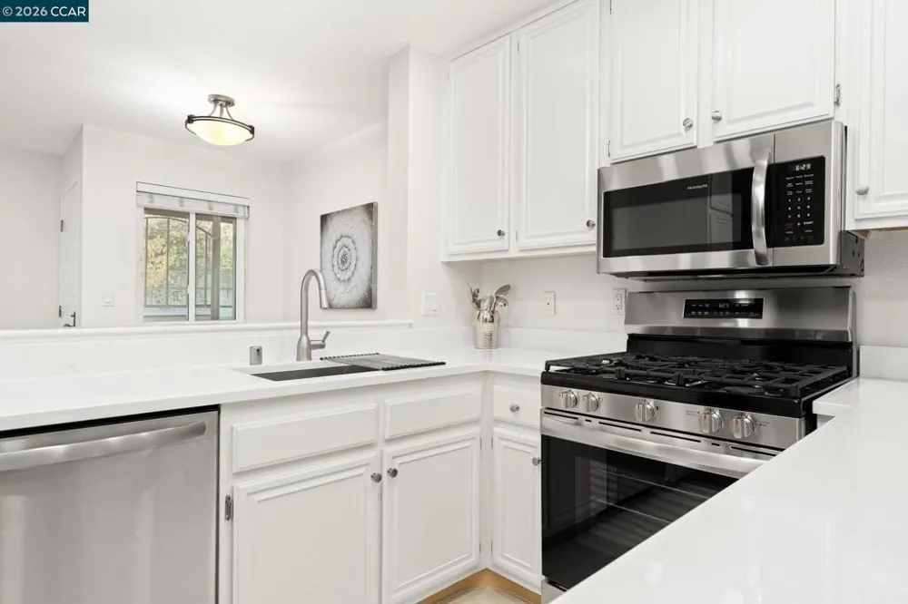 416 Mill Rd. Martinez, CA 94553