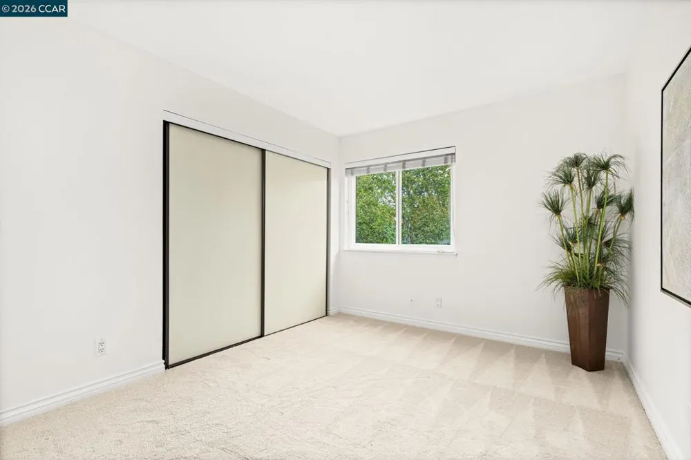416 Mill Rd. Martinez, CA 94553