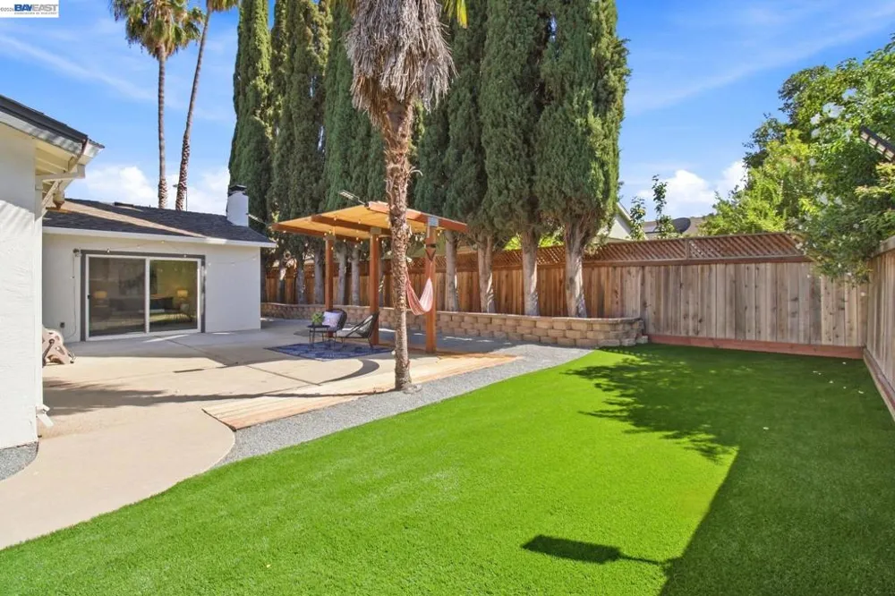 851 Geraldine St Livermore, CA 94550