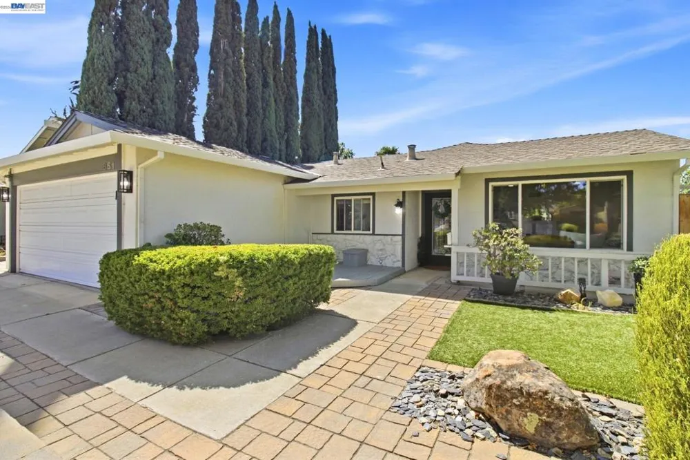 851 Geraldine St Livermore, CA 94550