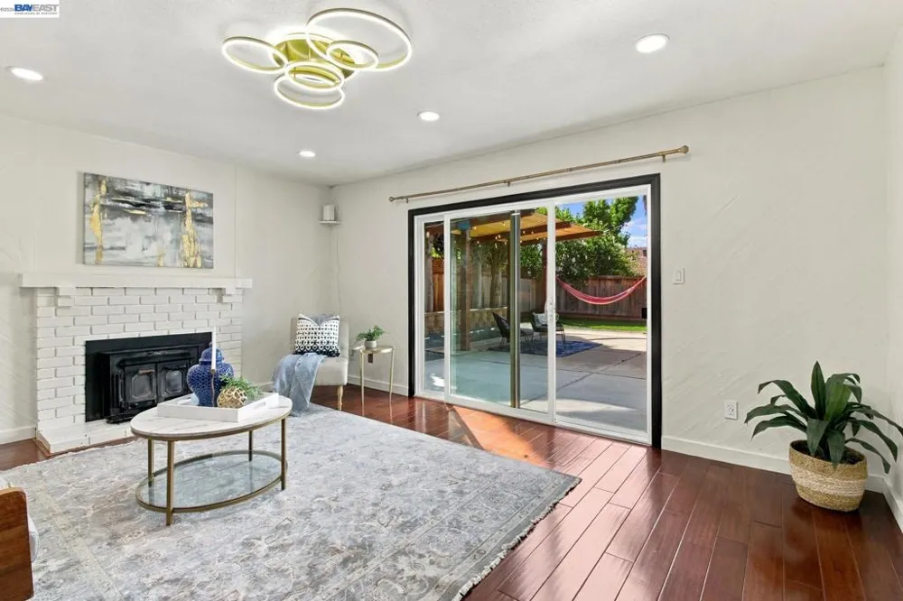 851 Geraldine St Livermore, CA 94550
