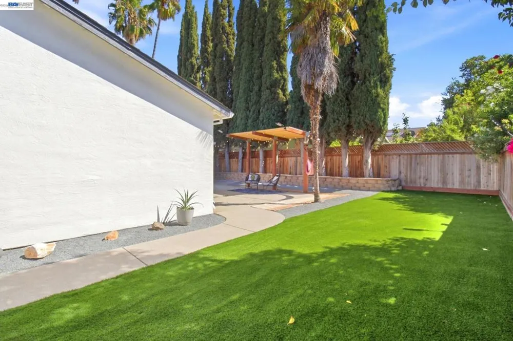 851 Geraldine St Livermore, CA 94550