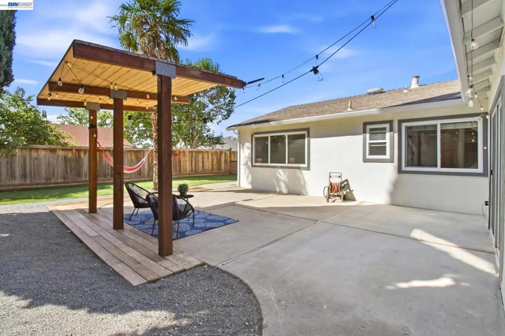 851 Geraldine St Livermore, CA 94550