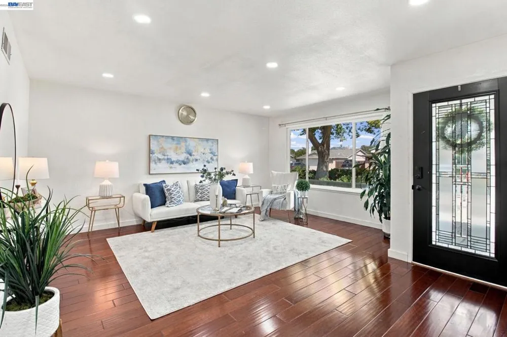851 Geraldine St Livermore, CA 94550