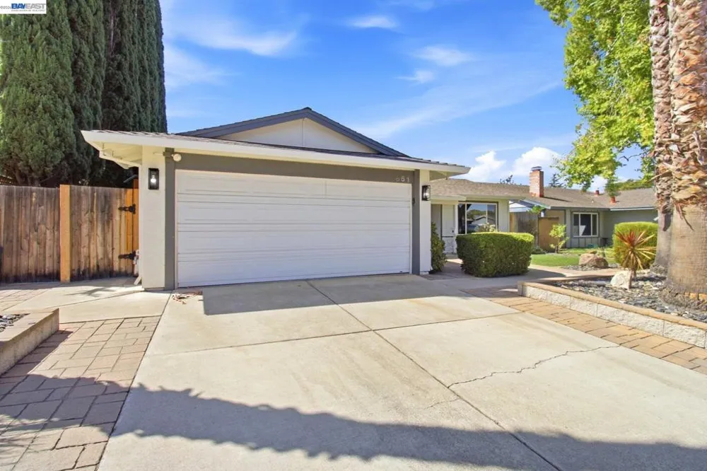 851 Geraldine St Livermore, CA 94550