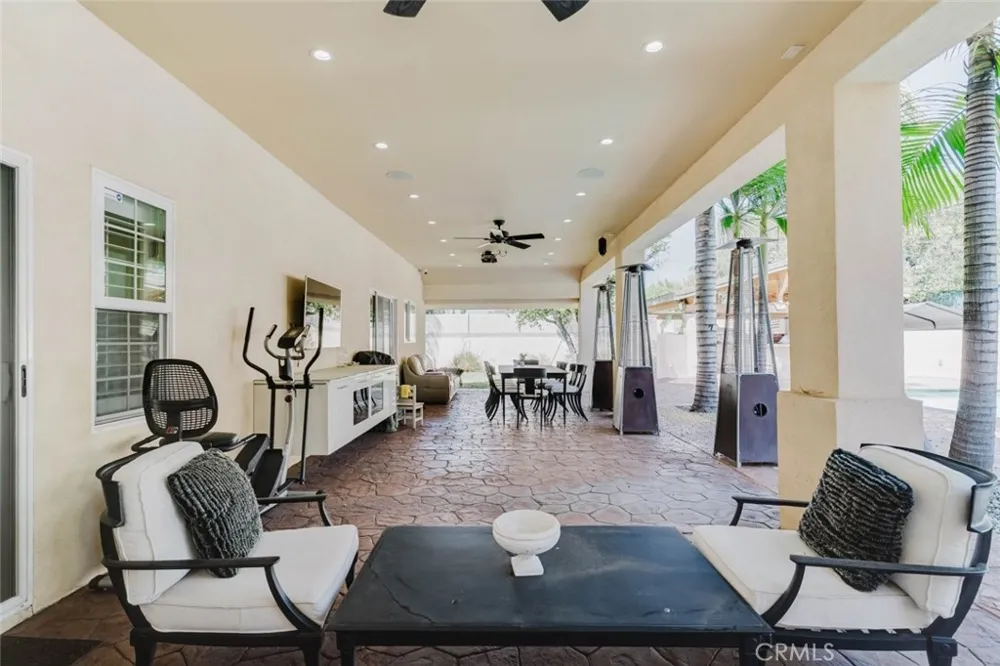 17451 Osborne Street Sherwood Forest, CA 91325