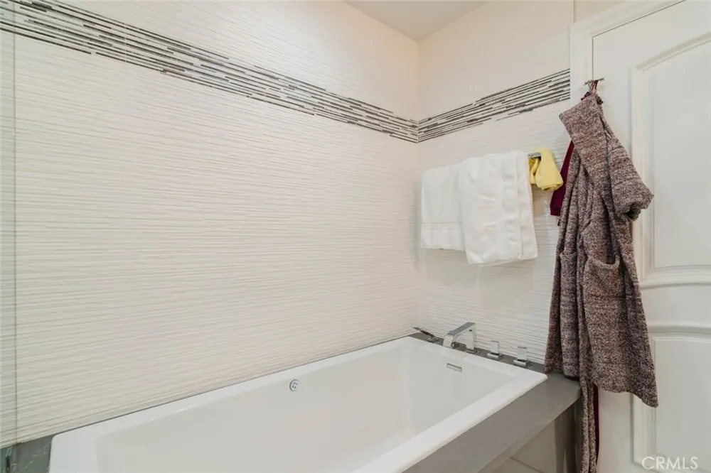 17451 Osborne Street Sherwood Forest, CA 91325