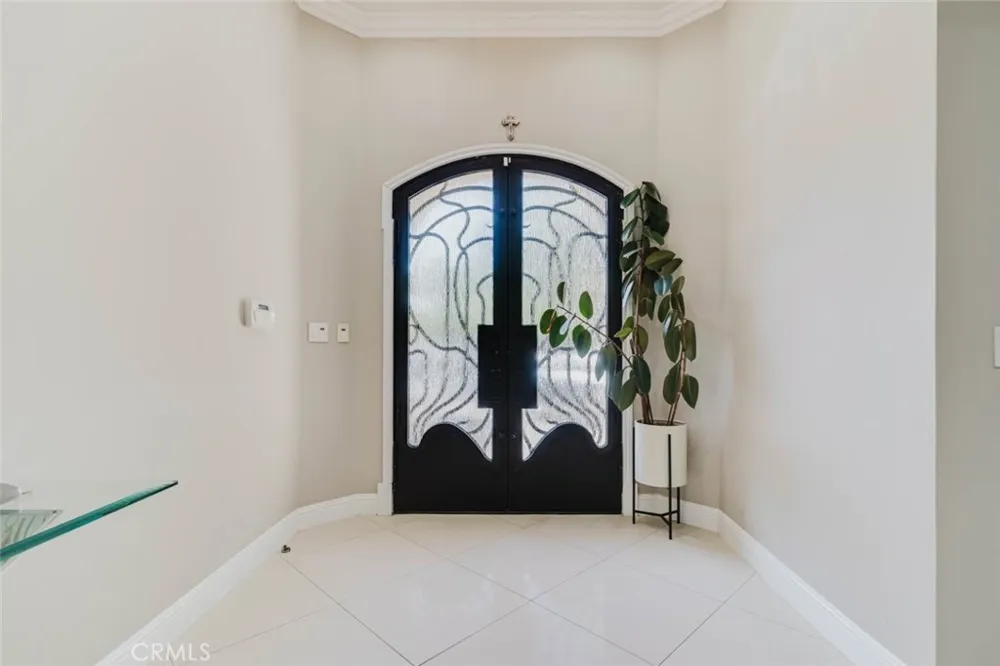 17451 Osborne Street Sherwood Forest, CA 91325