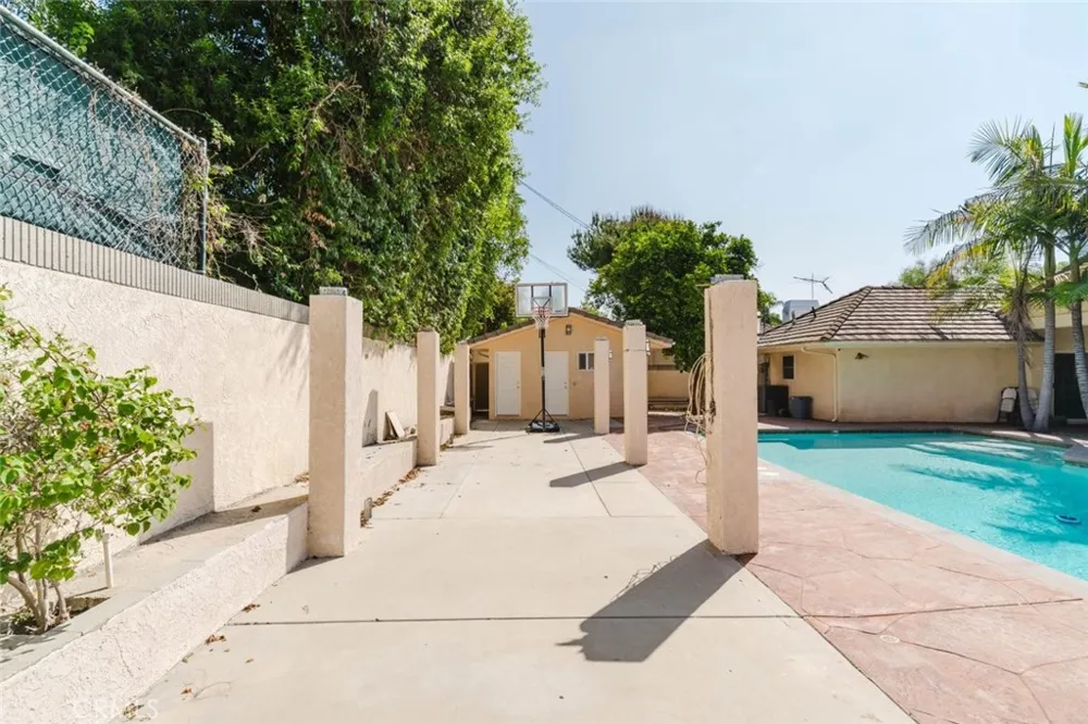 17451 Osborne Street Sherwood Forest, CA 91325