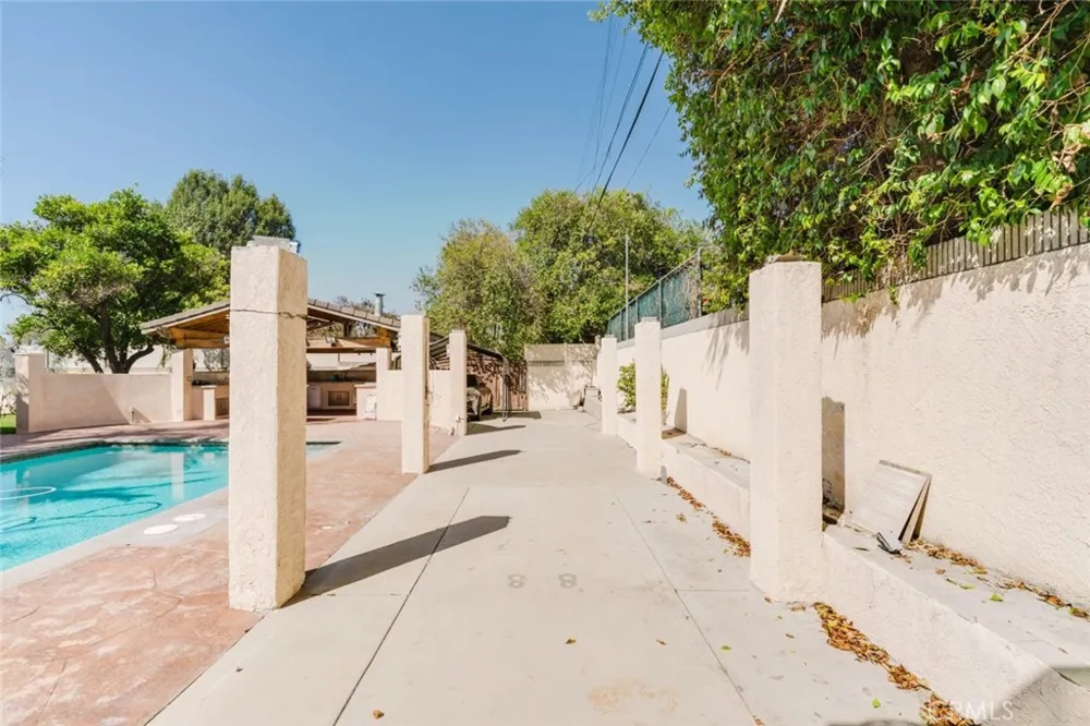 17451 Osborne Street Sherwood Forest, CA 91325