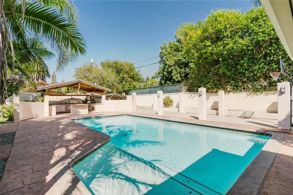 17451 Osborne Street Sherwood Forest, CA 91325