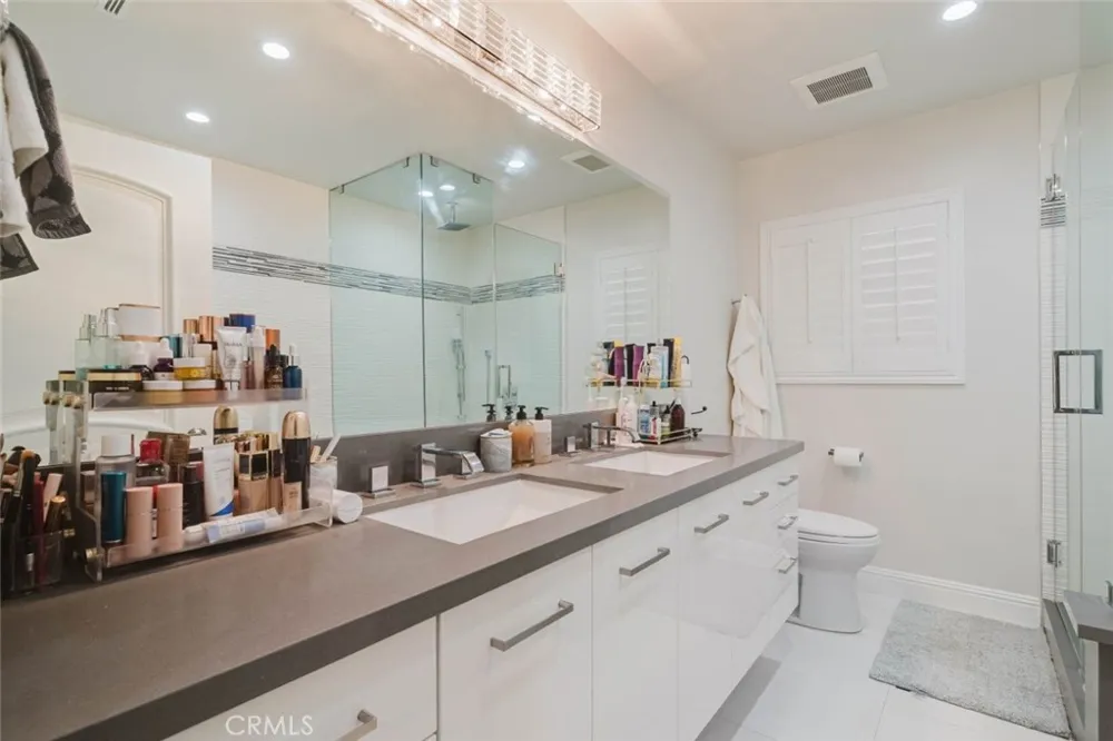 17451 Osborne Street Sherwood Forest, CA 91325