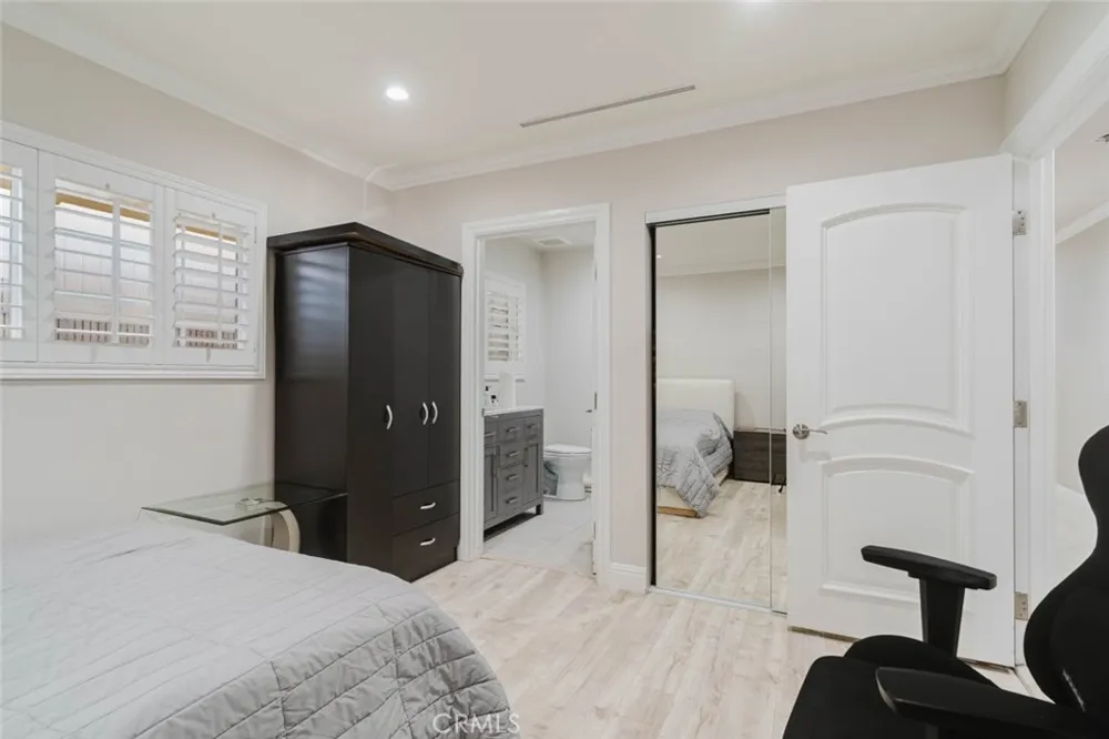 17451 Osborne Street Sherwood Forest, CA 91325