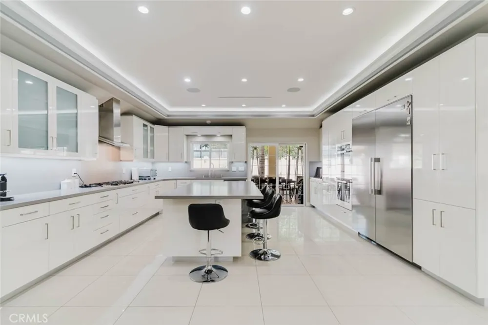 17451 Osborne Street Sherwood Forest, CA 91325