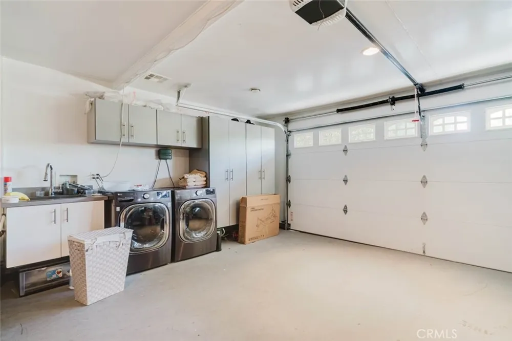 17451 Osborne Street Sherwood Forest, CA 91325