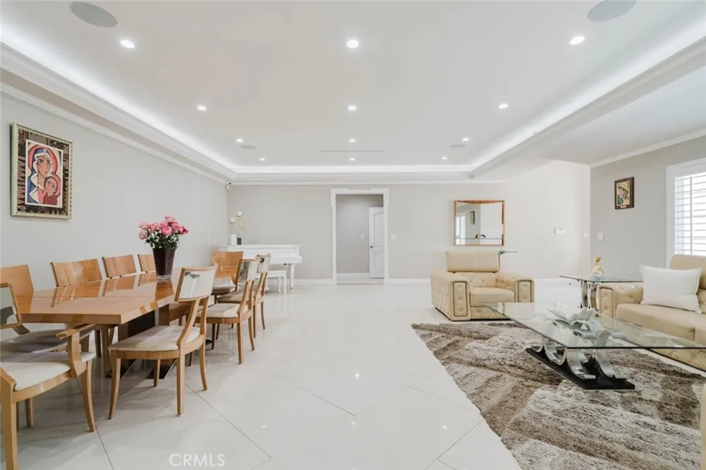 17451 Osborne Street Sherwood Forest, CA 91325
