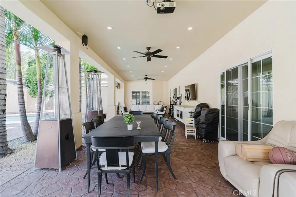 17451 Osborne Street Sherwood Forest, CA 91325