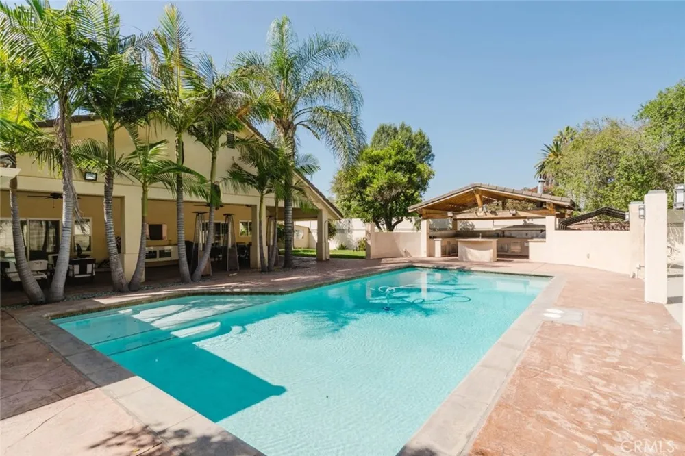 17451 Osborne Street Sherwood Forest, CA 91325