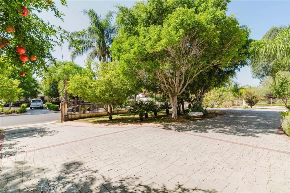 17451 Osborne Street Sherwood Forest, CA 91325
