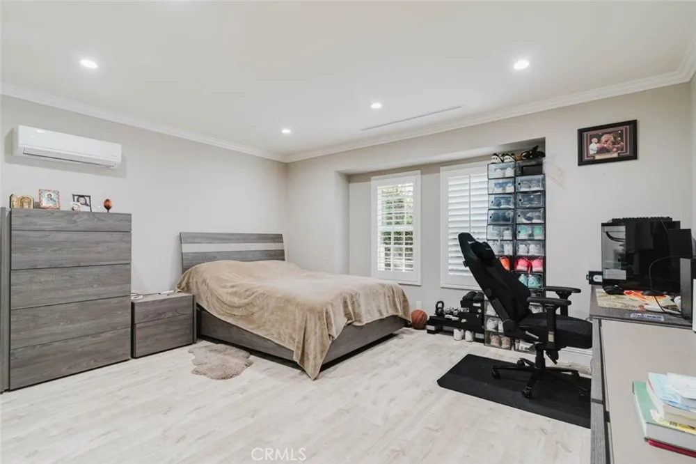 17451 Osborne Street Sherwood Forest, CA 91325