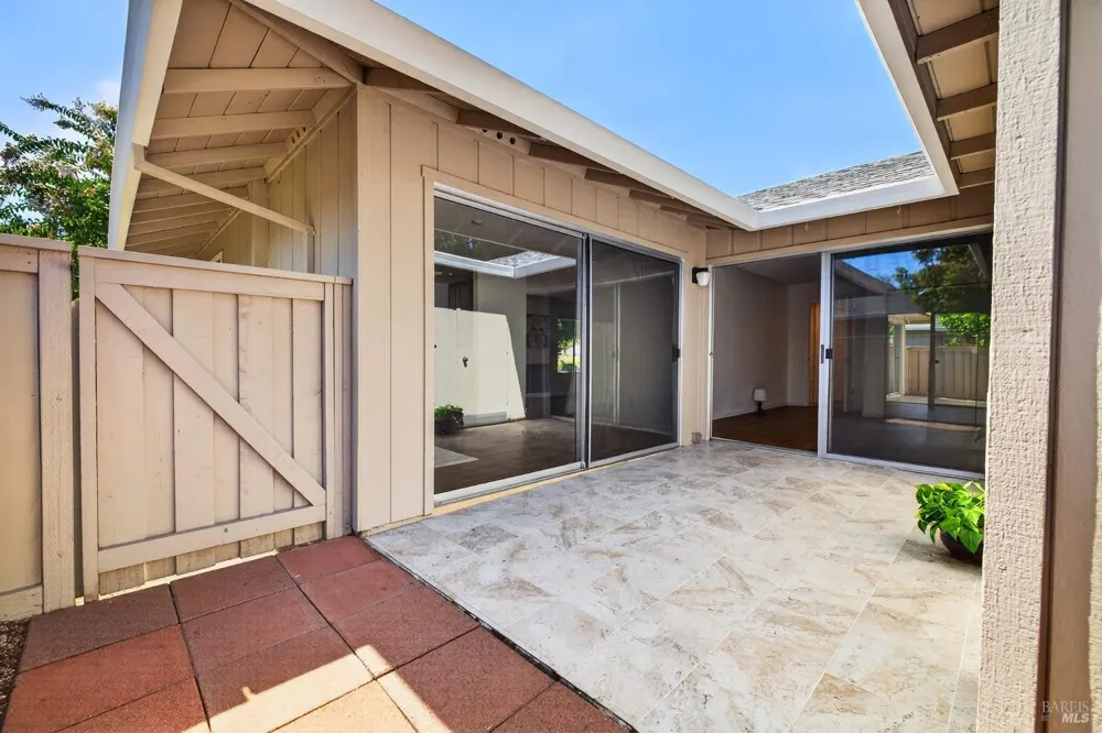 24 Aspen Meadows Circle Santa Rosa, CA 95409